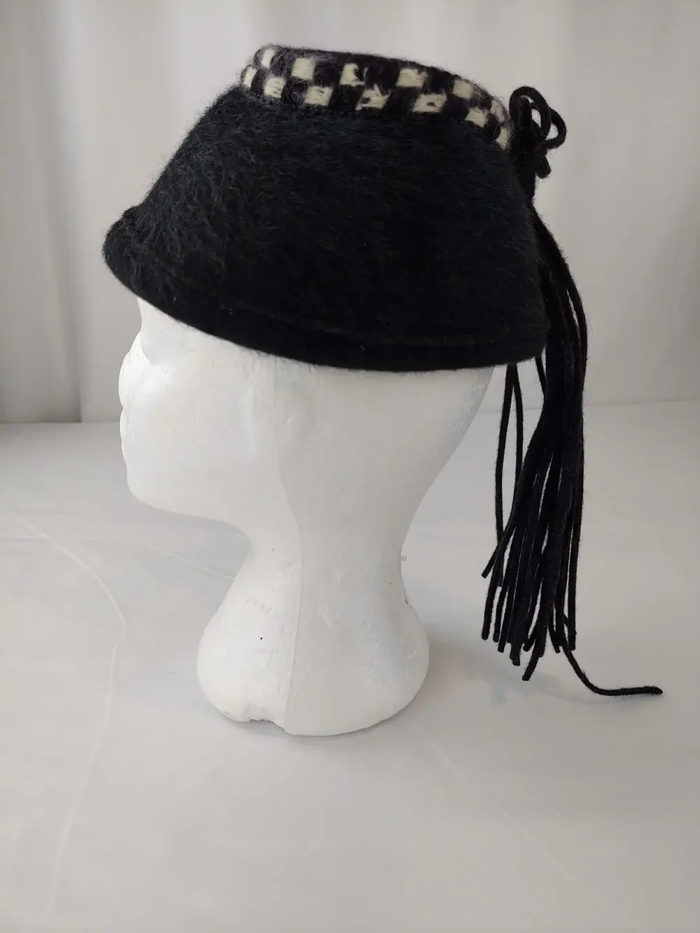 Young Set Unique Tasseled Wool Village Hat Kids Size 21